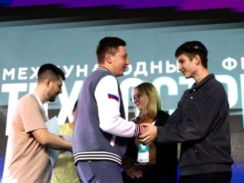 Школьники из Электростали выиграли международный хакатон Новости Электростали 